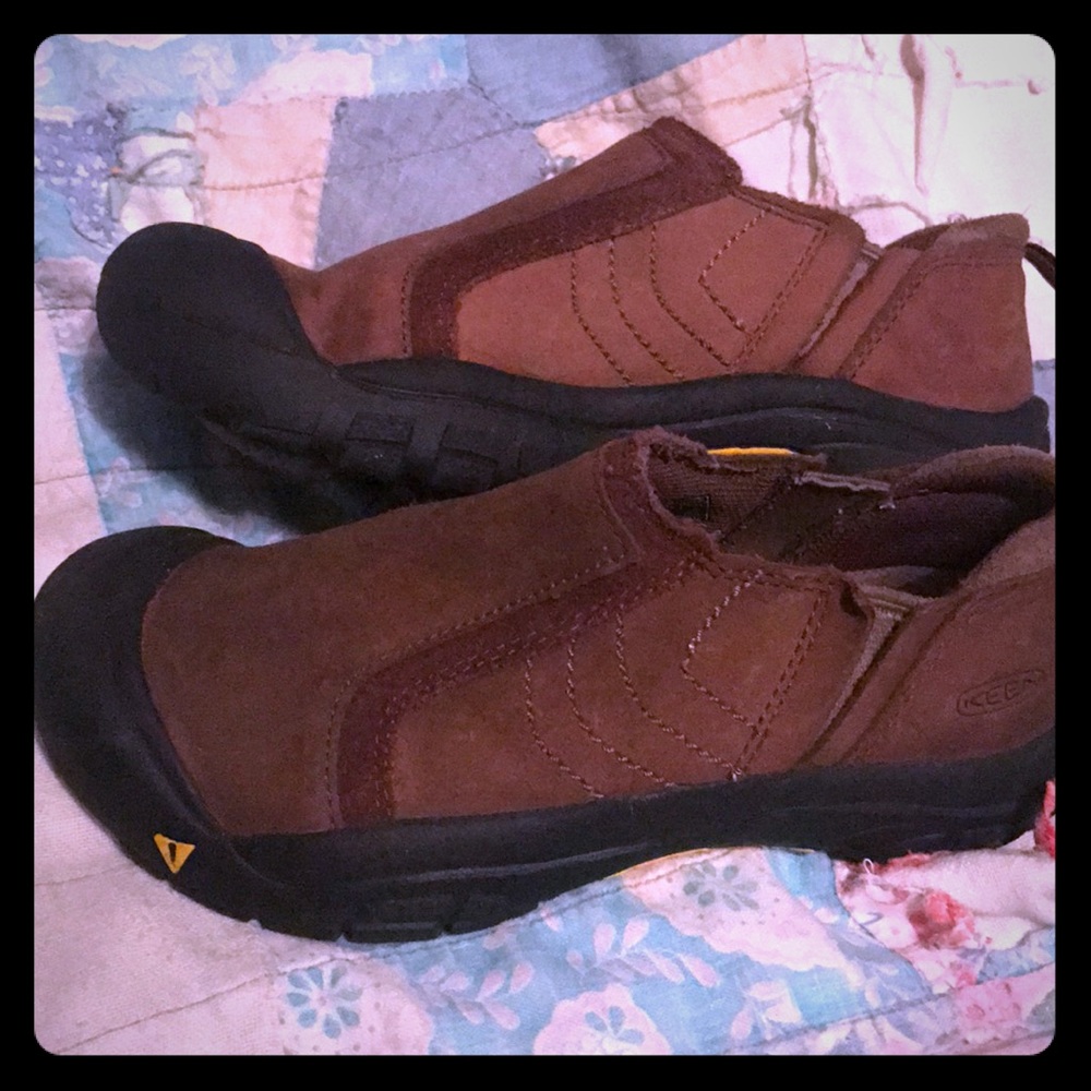 Boys Leather Keens EUC